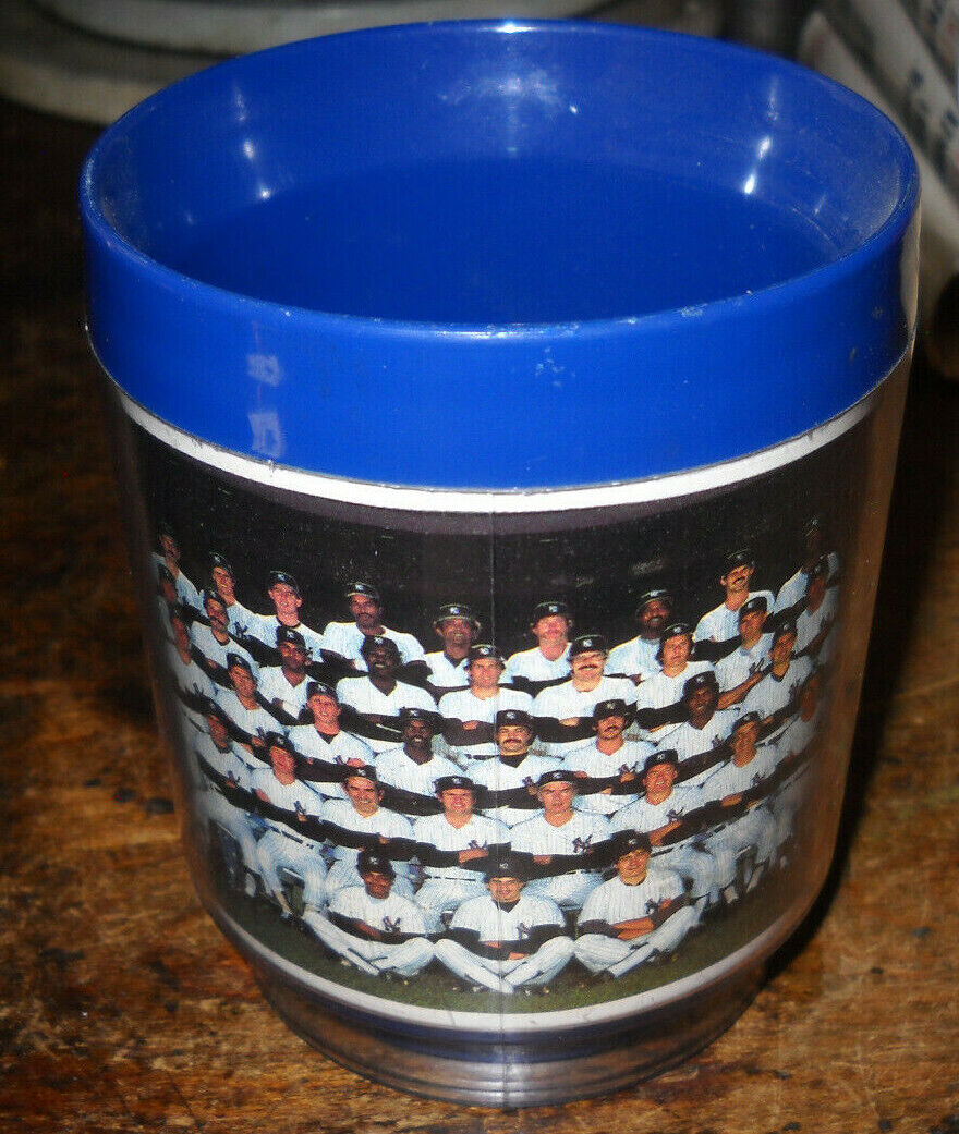 VINTAGE NEW YORK YANKEES SGA TEAM Photo Poster painting PLASTIC MUG YOGI BERRA CITIBANK