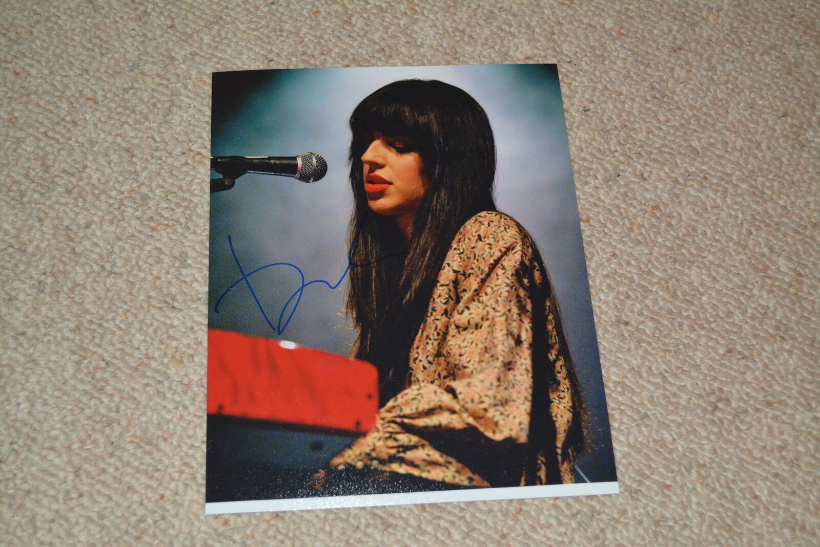 BROOKE FRASER signed autograph In Person 8x10 (20x25 cm)