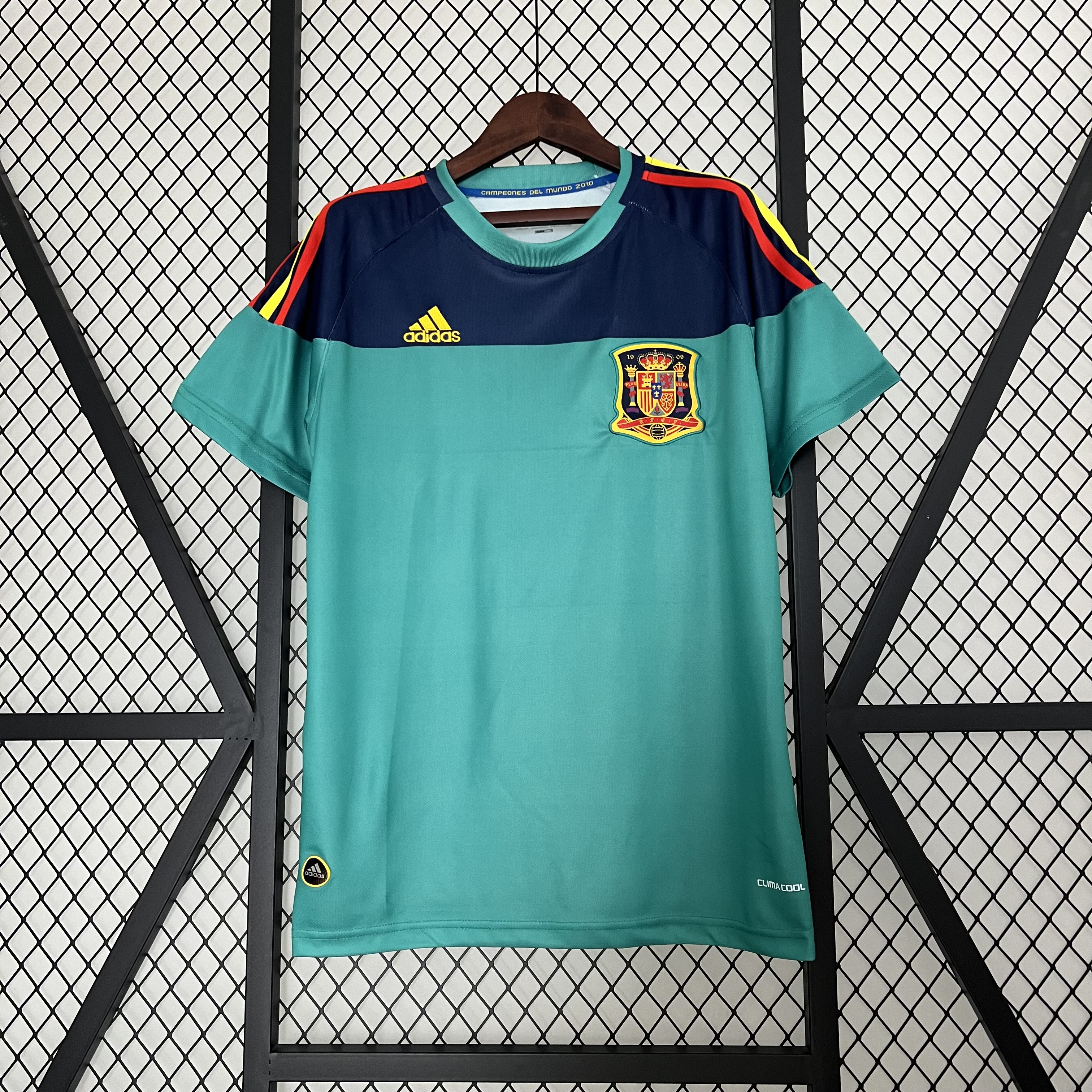 Retro Spain 2010 Green Goalkeeper Jersey