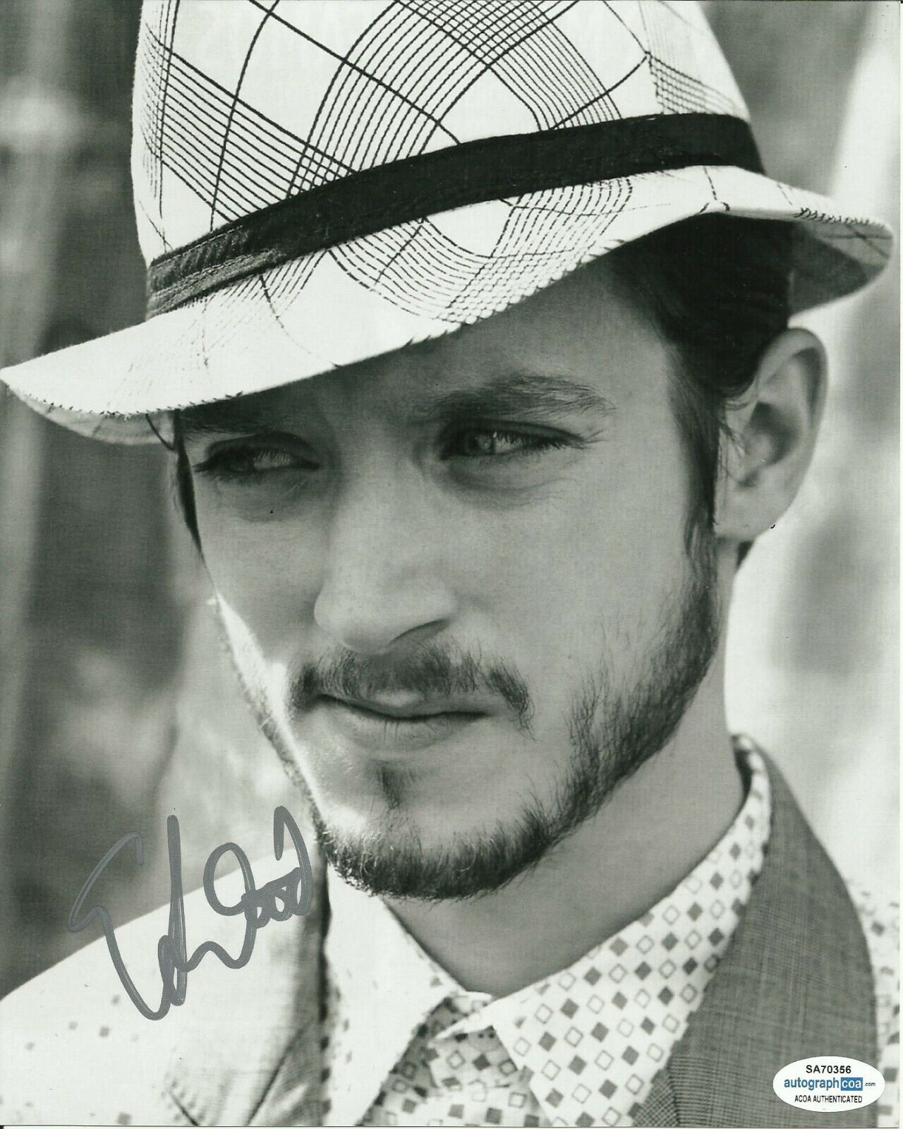 ELIJAH WOOD SIGNED COOL Photo Poster painting UACC REG 242 (6) ALSO ACOA CERTIFIED