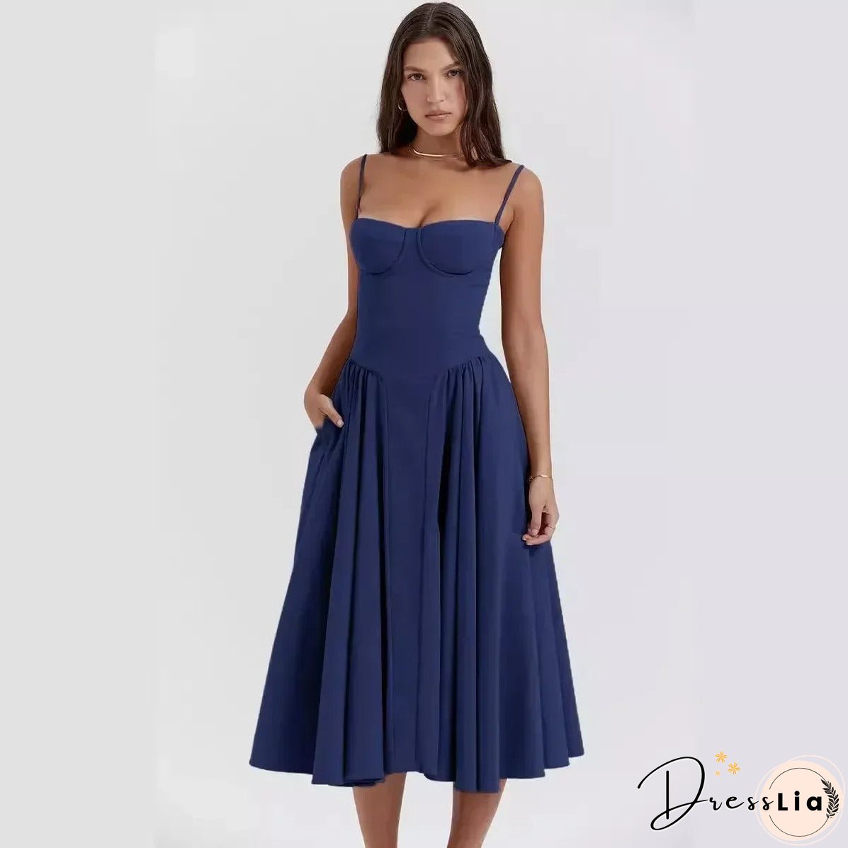 Fashion-forward and light Dress