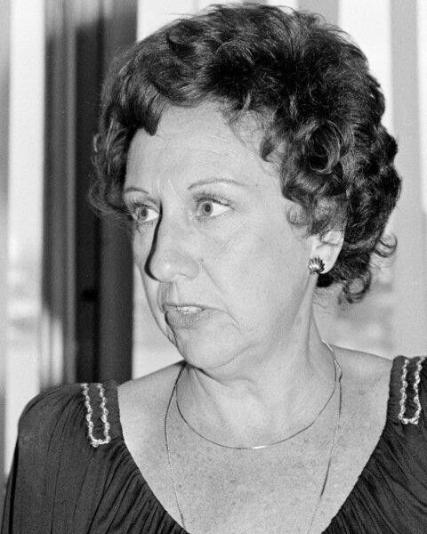 JEAN STAPLETON Archie Bunker 8 x 10 Glossy Photo Poster painting