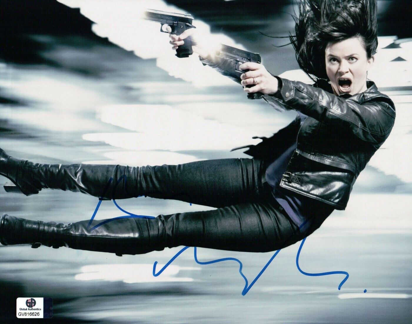 Eve Myles Signed Autographed 8X10 Photo Poster painting Torchwood Double Pistols in Air GV816626