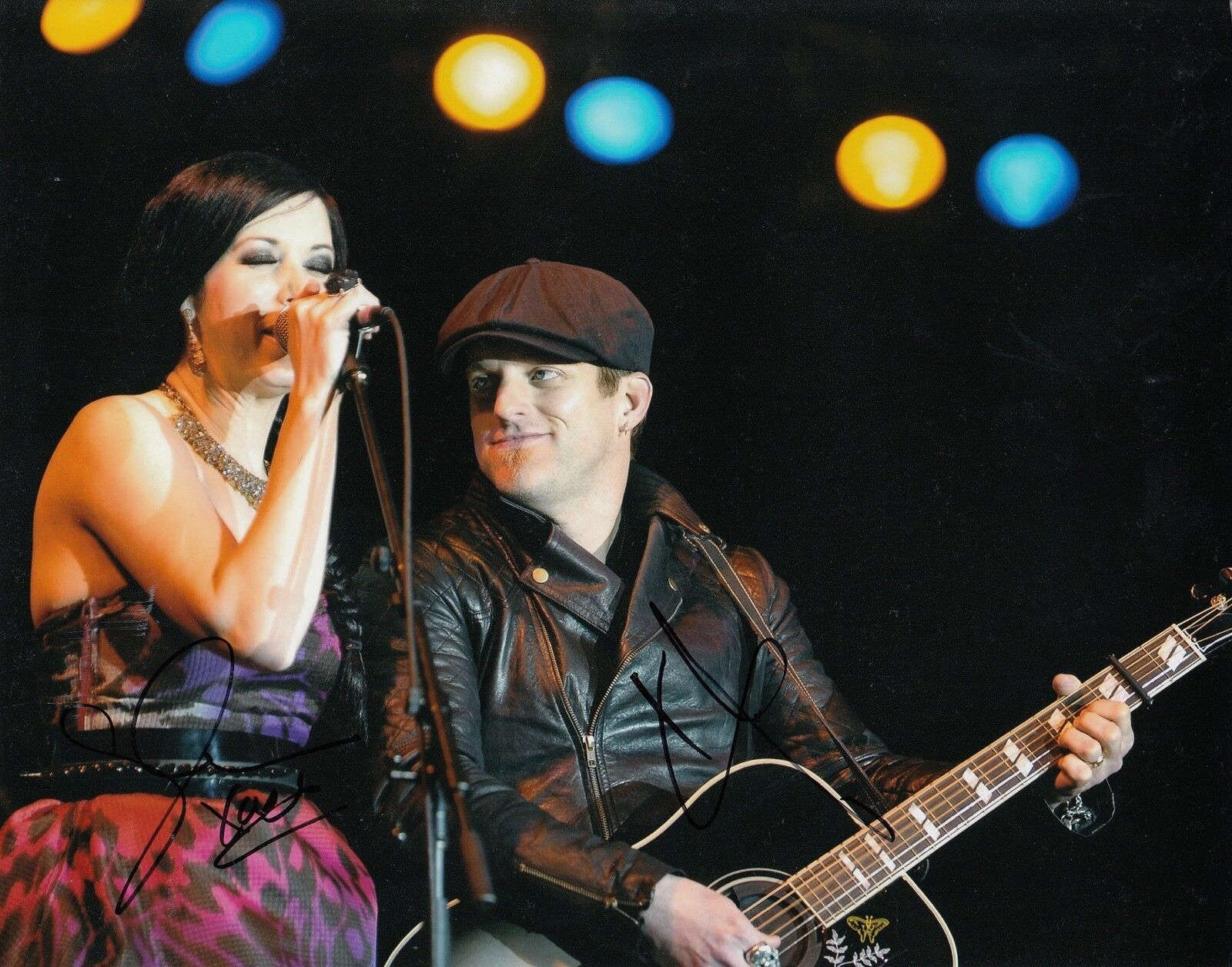 THOMPSON SQUARE group signed MUSIC 8X10 Photo Poster painting W/COA *COUNTRY MUSIC* SHAWNA #1