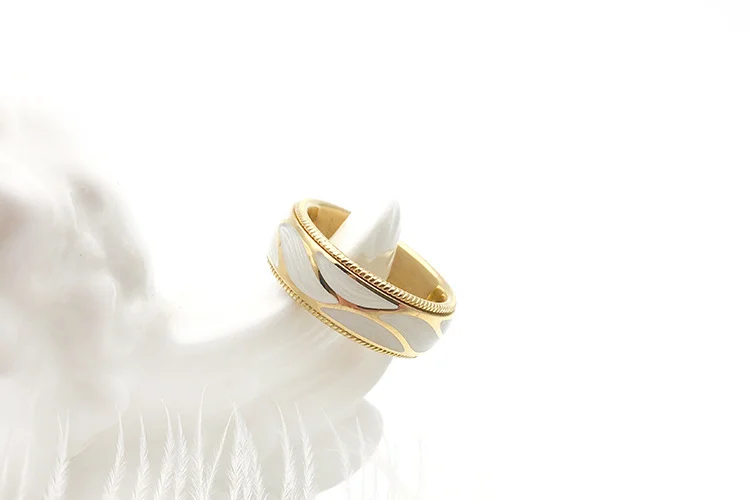 Vintage Enamel Fashion Twirl Ring