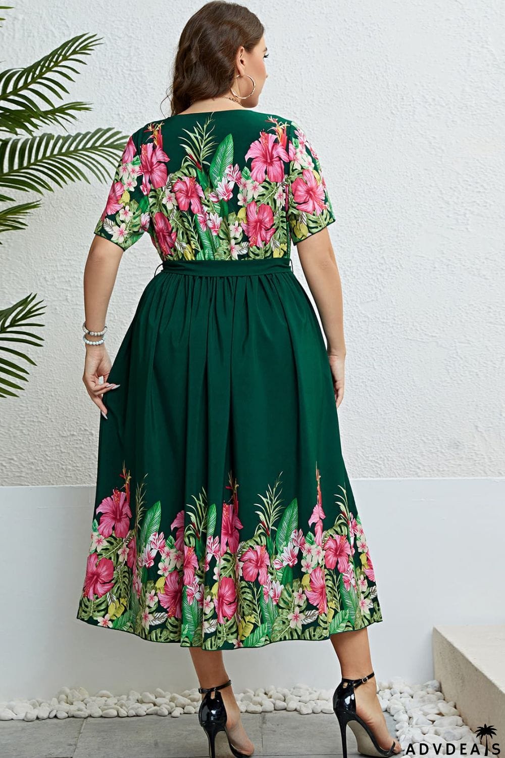 Floral Tie-Waist Round Neck Dress