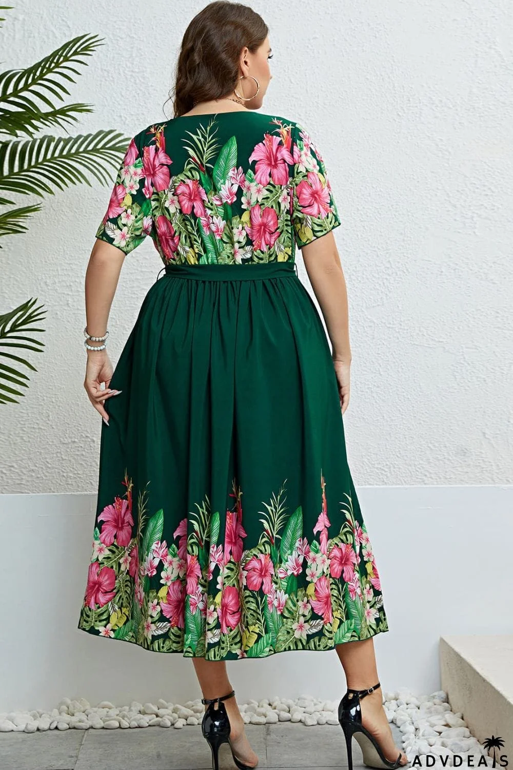 Floral Tie-Waist Round Neck Dress