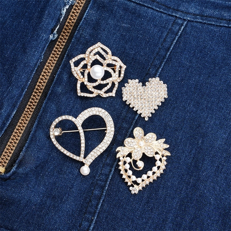 Elegant Sweet Shiny Heart Shape Flower Alloy Inlay Rhinestones Pearl Women’s Brooches