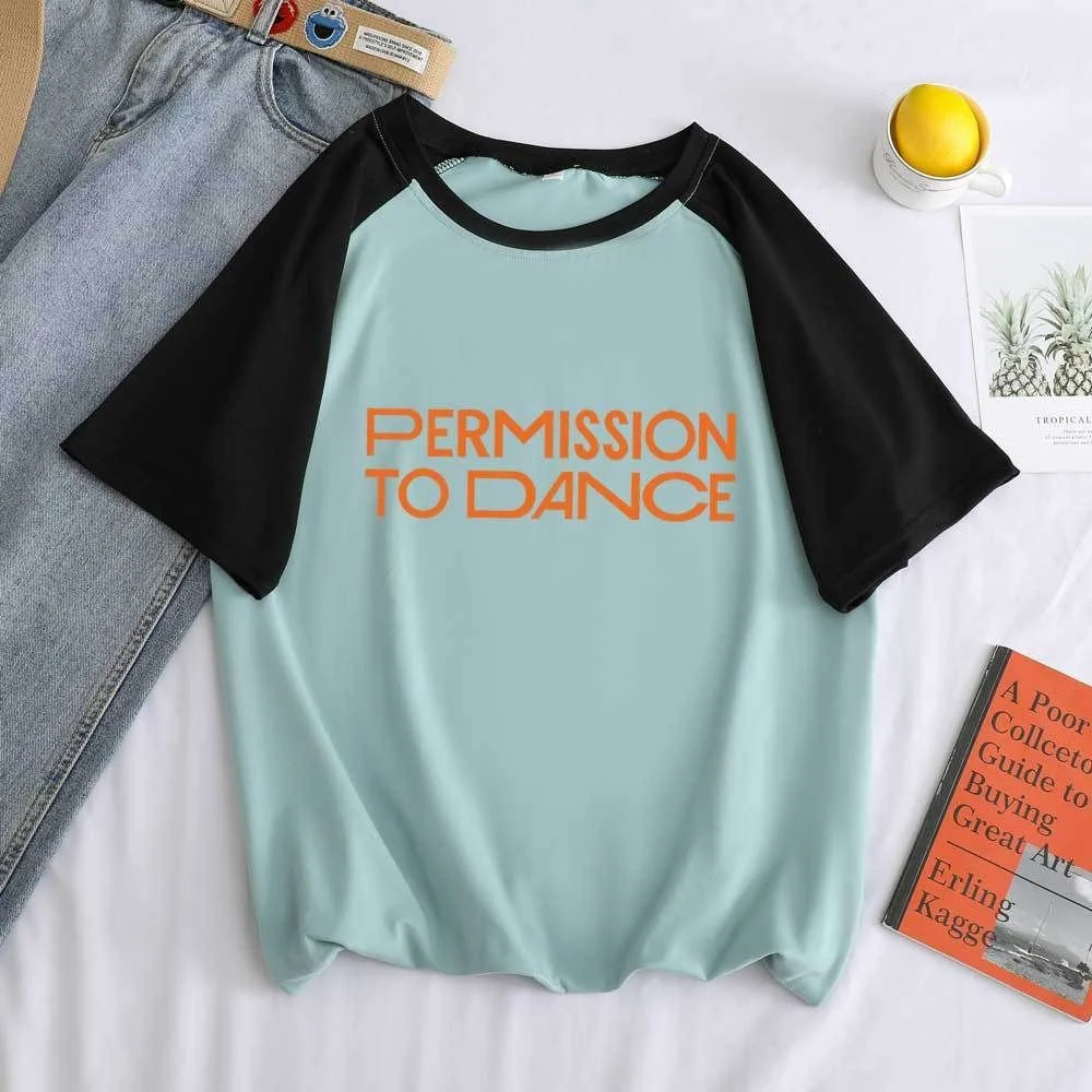 방탄소년단  Permission To Dance Print Colorblock T-shirt
