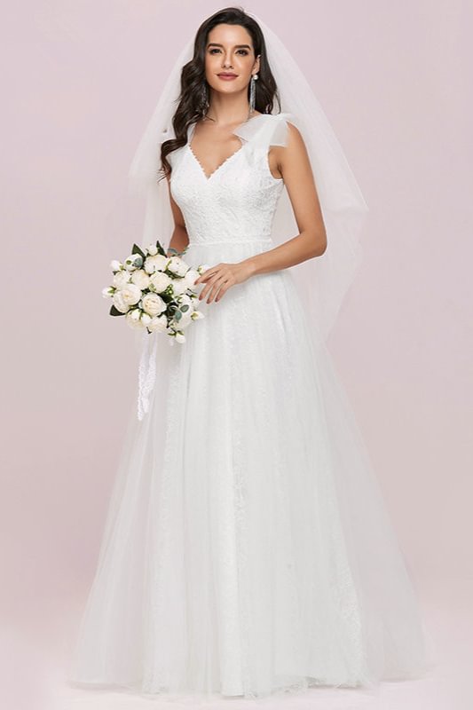 Gorgeous V-Neck Sleeveless Lace Wedding Dress - lulusllly