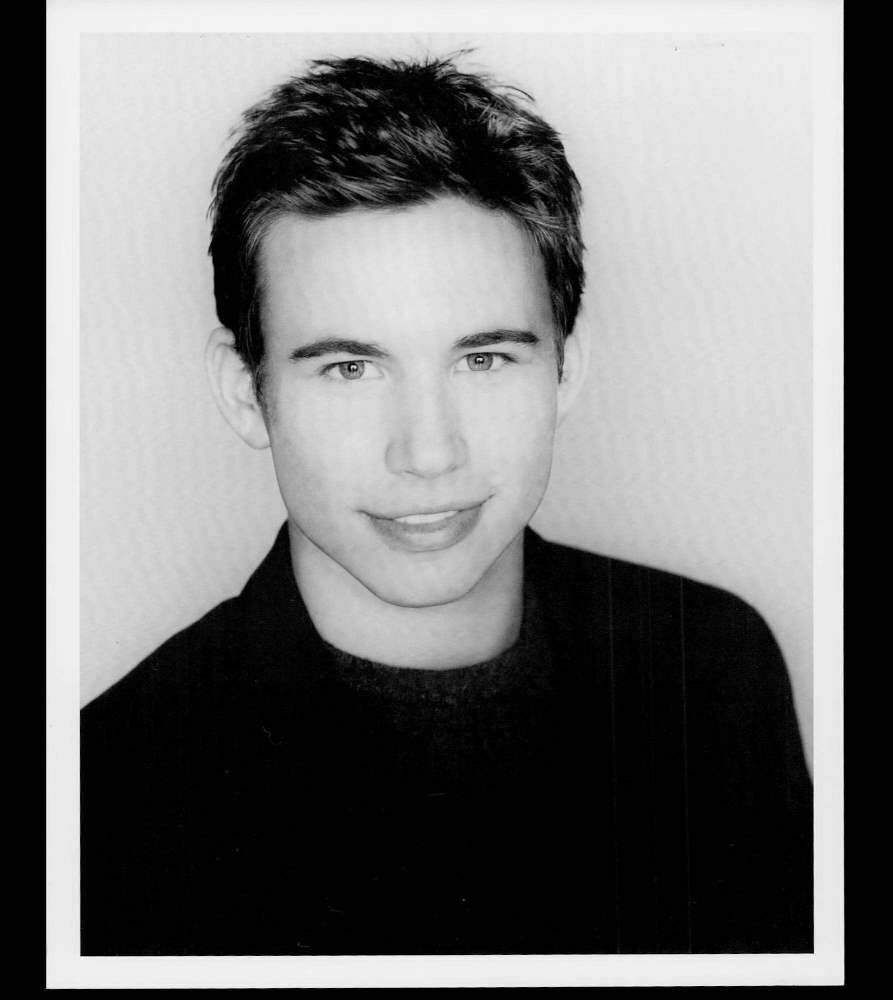 Jonathan Taylor Thomas - 8x10 Headshot Photo Poster painting - Home Improvement