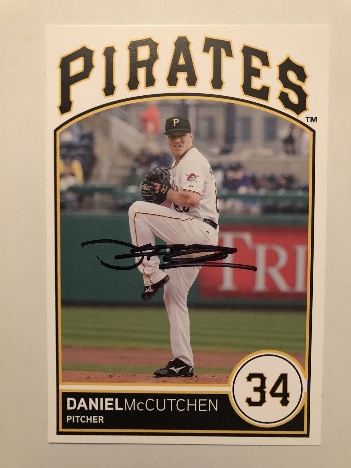 Daniel McCutchen SIGNED AUTOGRAPHED POSTCARD Pittsburgh PIRATES Photo Poster painting 4X6