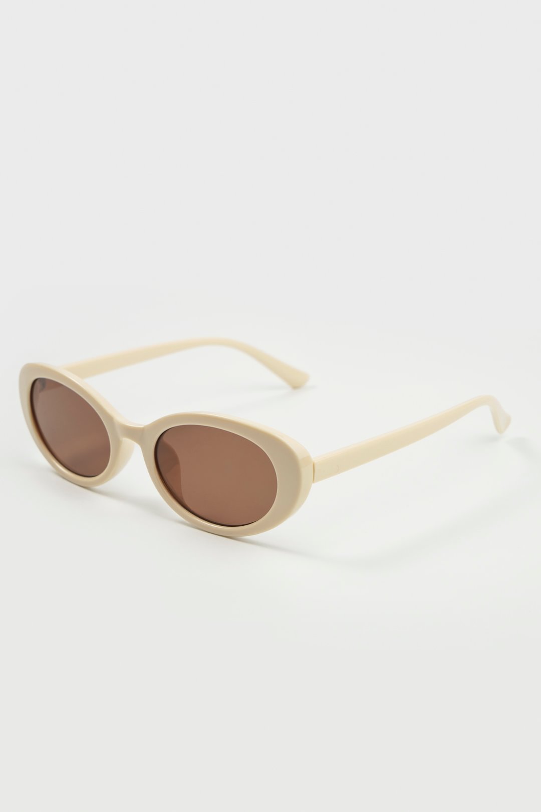 FashionV-FashionV Oval Frames Sunglasses In Ivory With Beige Lens