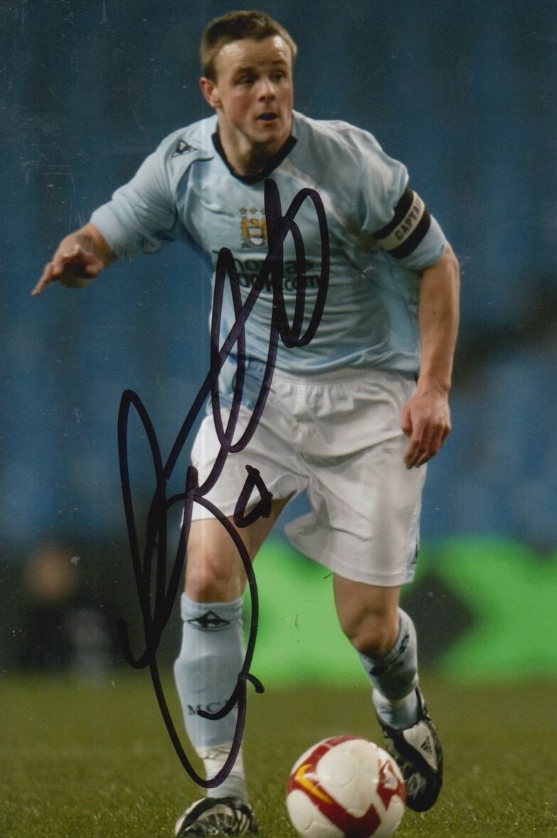 MANCHESTER CITY HAND SIGNED ANDREW TUTTE 6X4 Photo Poster painting.