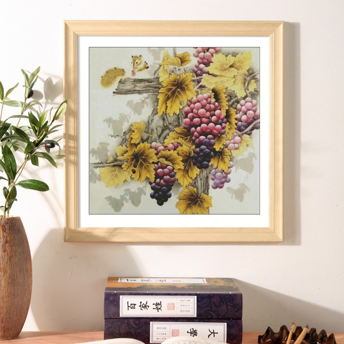 [ZZ4100-Ink Squirrel Grape (Go to the signed version) ] Painting Fairy Cross Stitch