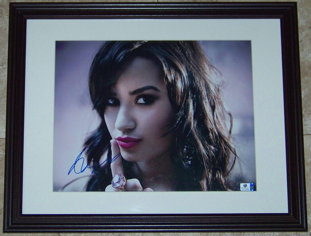 FLASH SALE! Demi Lovato Signed Autographed 11x14 Photo Poster painting Global GA GV GAI COA WOW!