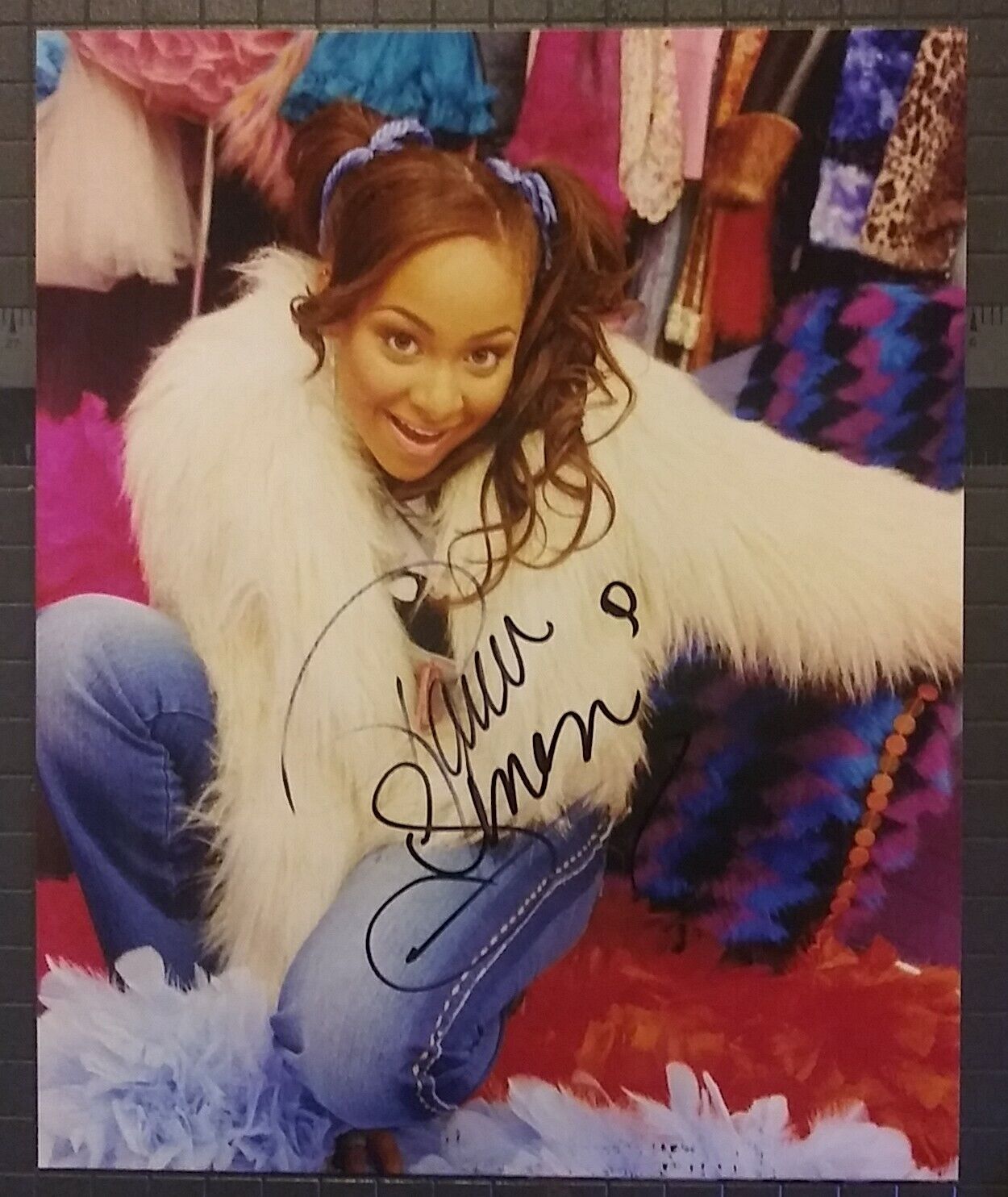 Raven-Symone signed 8x10