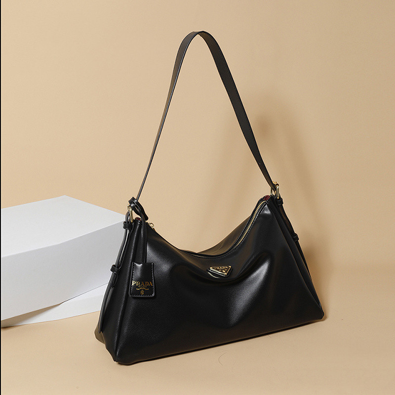 Last discount price💥💥💥Prada Aimee Underarm bag