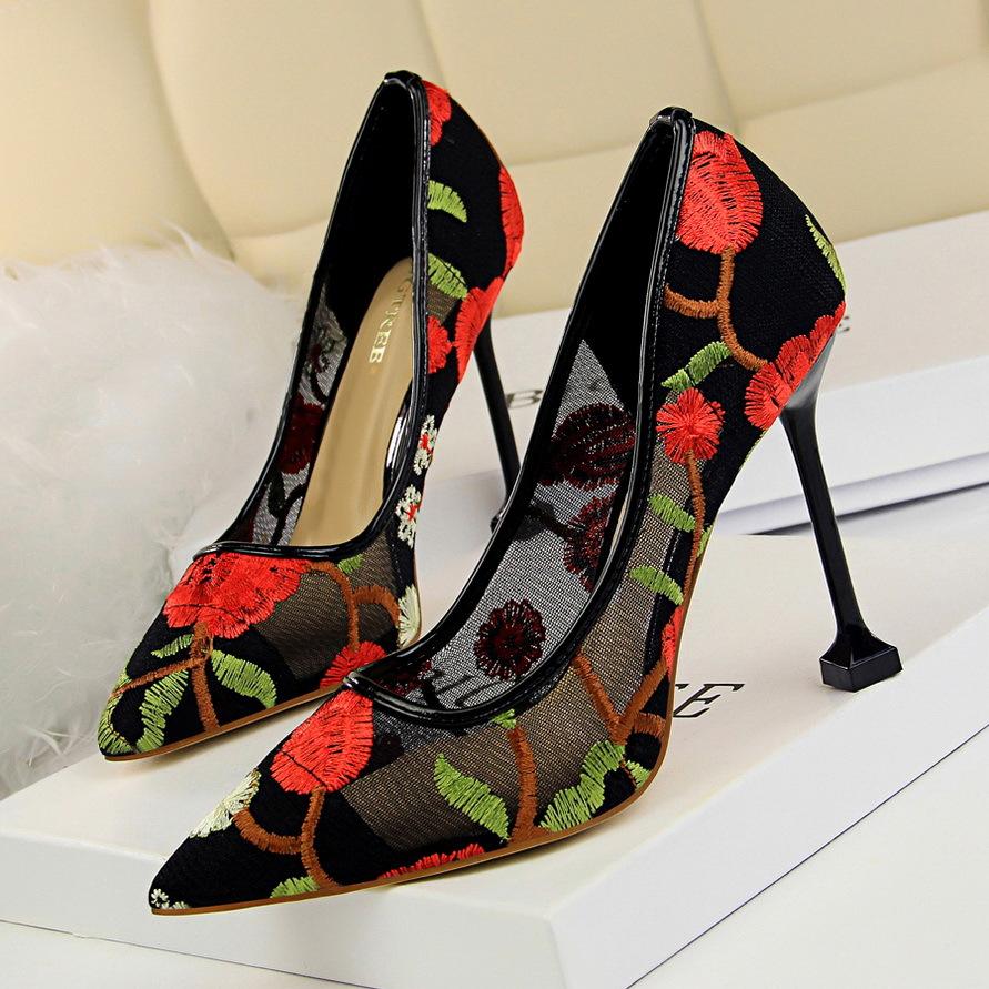 Women'e ethnic flower embroidery mesh hollow stiletto high heels pumps