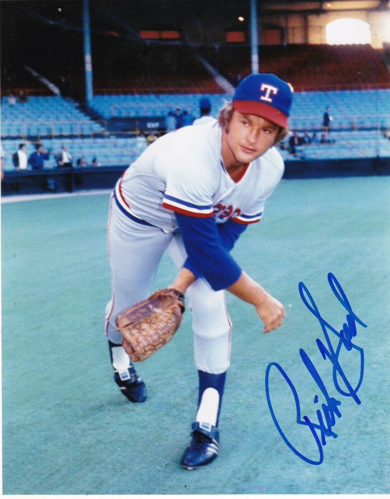 RICH HAND TEXAS RANGERS ACTION SIGNED 8x10