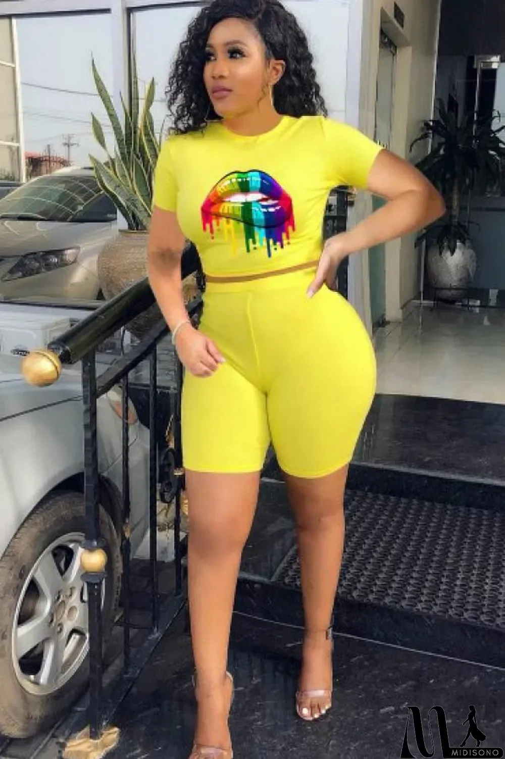 MidiSono - Yellow Sexy Print Straight Short Sleeve Two-Piece Short Set