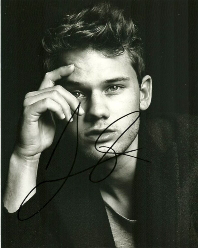 War Horse Jeremy Irvine Autographed Signed 8x10 Photo Poster painting COA