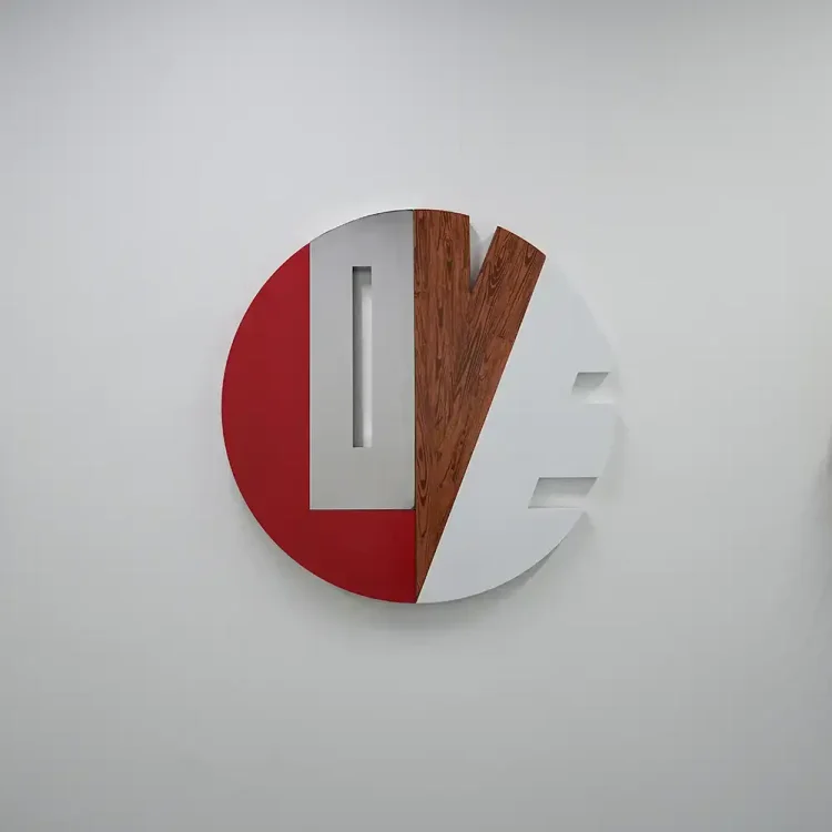 1000mm Stainless Steel Wall Sculpture &ndash; Modern Red and Wood-Tone LOVE Design Art for Interiors