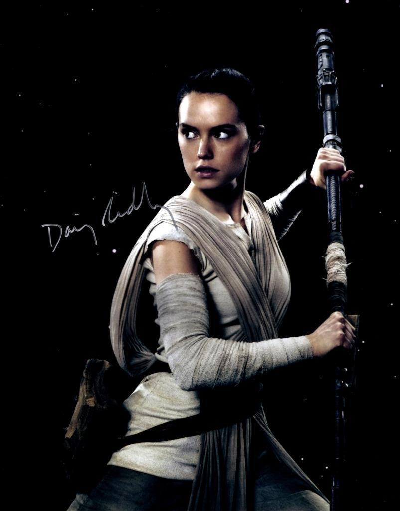 Daisy Ridley Autographed 11x14 Photo Poster painting signed Picture + COA