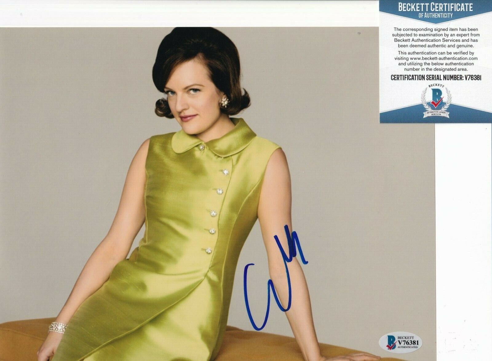 ELIZABETH MOSS signed (MAD MEN) Peggy Olson 8X10 Photo Poster painting BECKETT BAS V76381