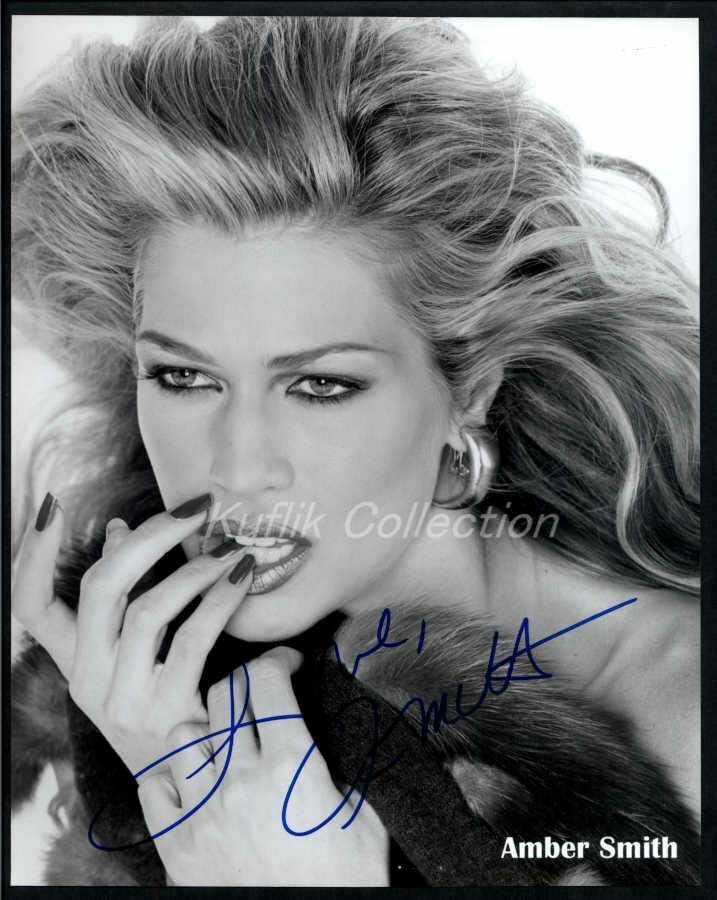 Amber Smith - Signed Autograph Headshot Photo Poster painting - L.A. Confidential