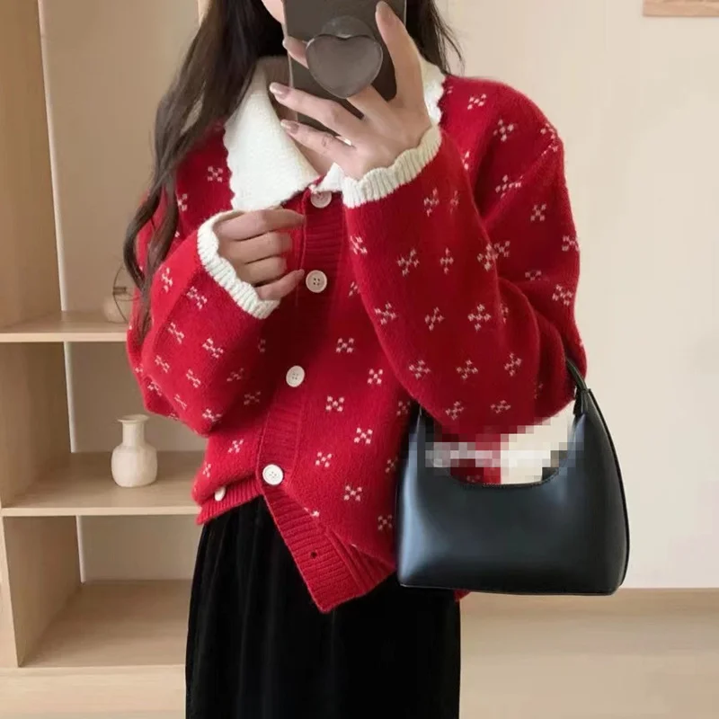 Ueong Ueong Winter 2024 New Sweet Fashion Hook Flower Lapel Long Sleeve Sweater Female Loose And Versatile Reduce Age Lace Sweater