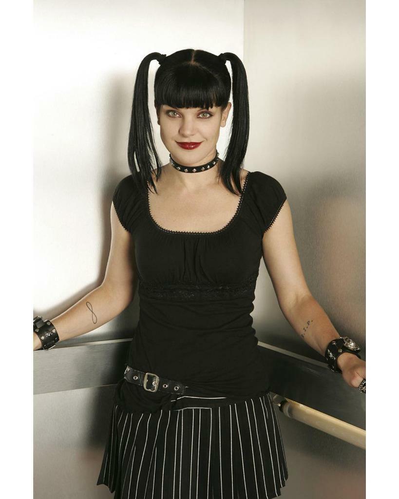 Pauley Perrette 8x10 Picture Simply Stunning Photo Poster painting Gorgeous Celebrity #29