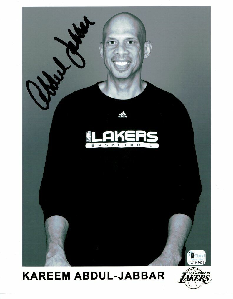 Kareem Abdul Jabbar Hand Signed Autographed 8x10 Black an White Photo Poster painting GA GV 8451