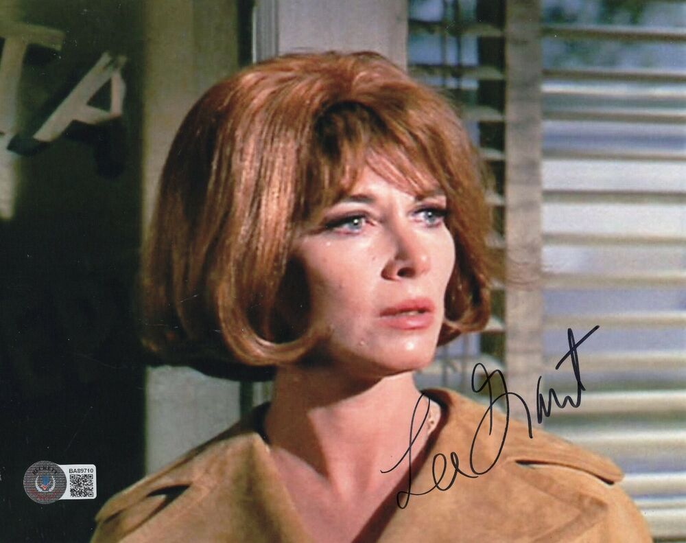 Lee Grant Signed In the Heat of The Night 8x10 Photo Poster painting w/Beckett BA89710