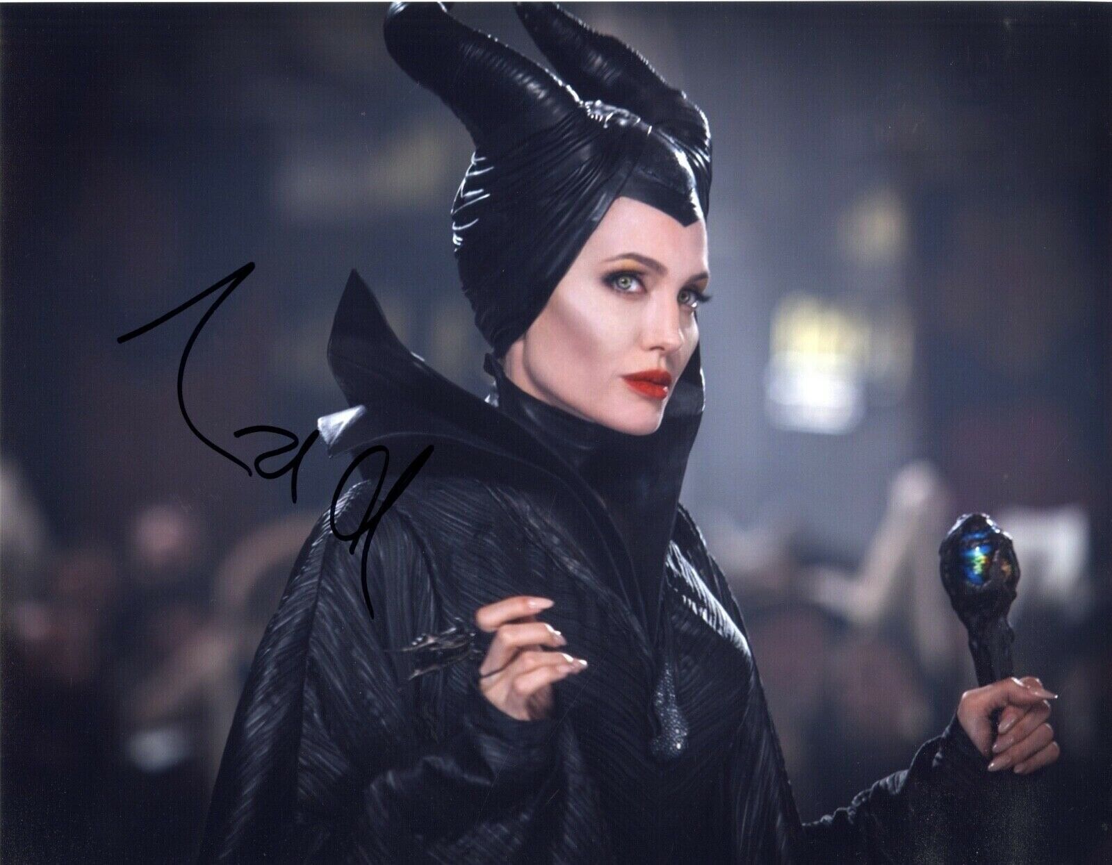 Angelina Jolie signed Maleficent 14x11 inch movie Photo Poster painting