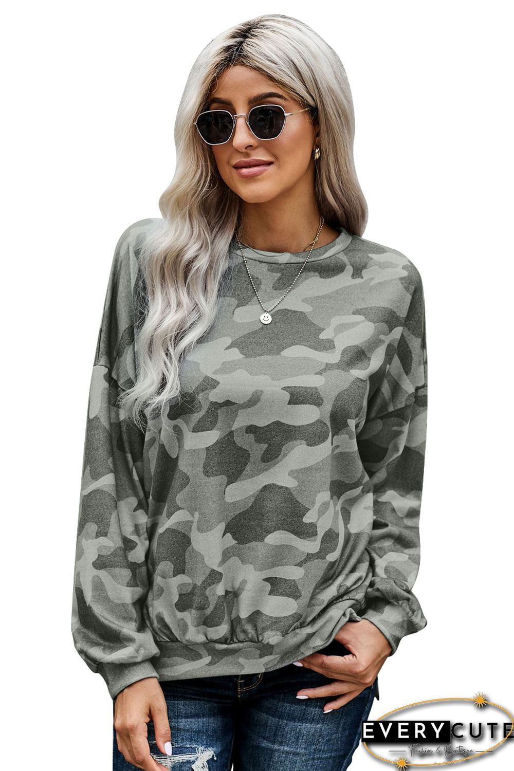 High-low Edge Camo Print Sweatshirt