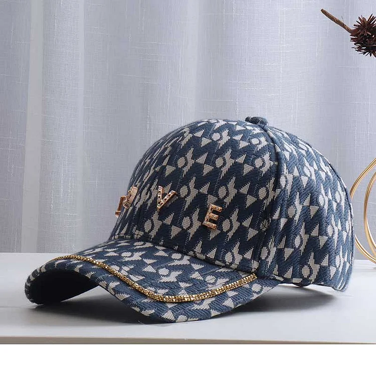 2023 Trendy Womens HatBrand Sparkling Diamond LOVE Letter Baseball Cap for Women Retro Checkered Caps Girls