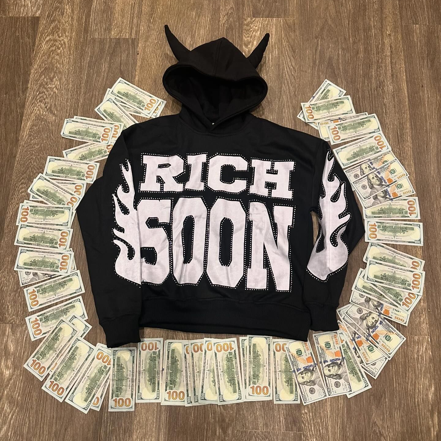 vintage rich soon print hoodie