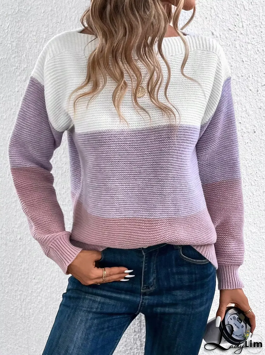 Modern and Versatile Pullover