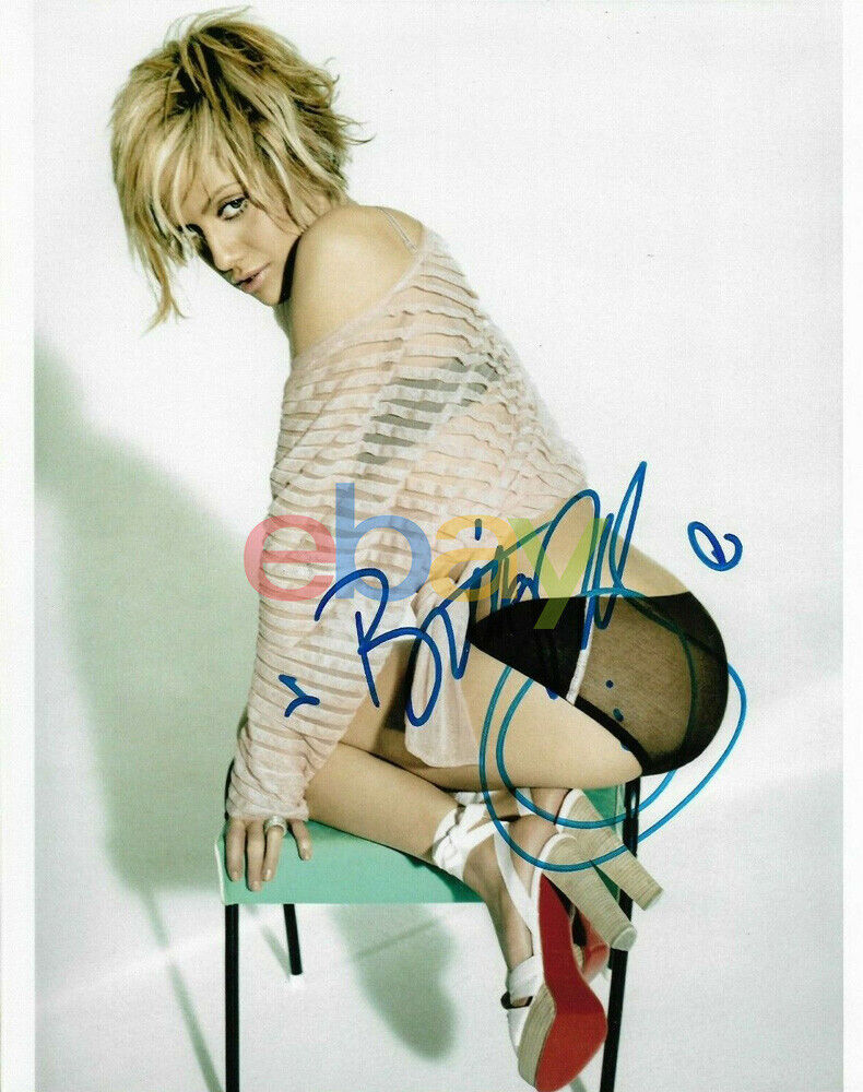 BRITTANY MURPHY Autographed 8 x 10 Signed Photo Poster painting reprint