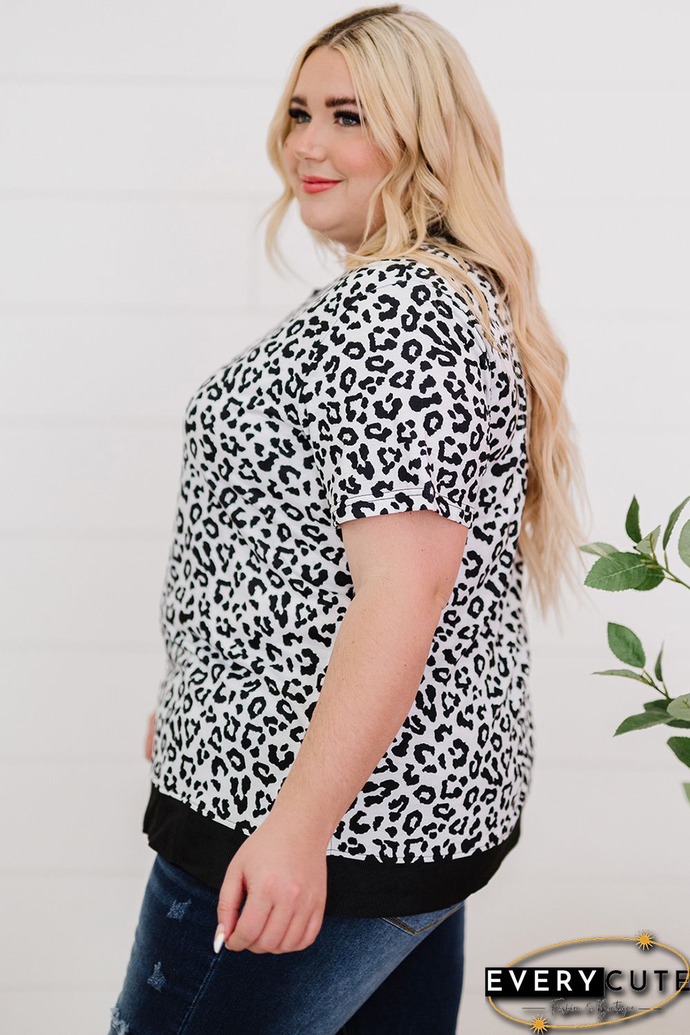 White Leopard Print Round Neck T-shirt with Slits