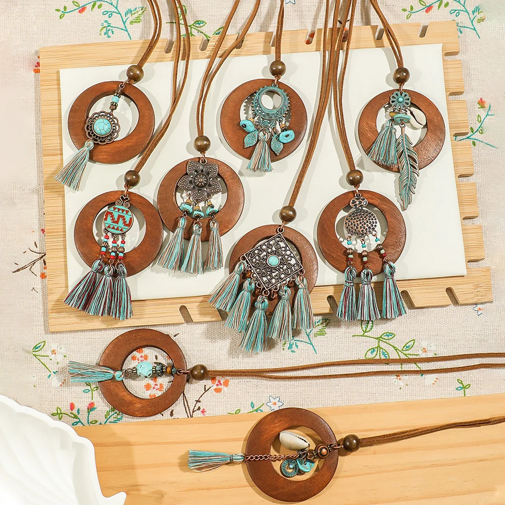 Women's Bohemian Flower Shell Hollow Necklace