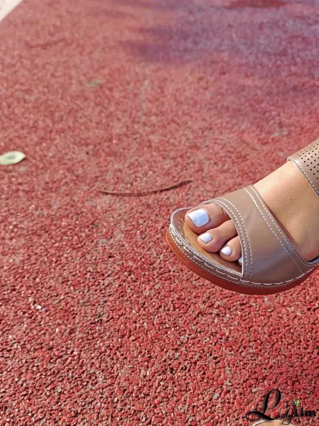 Relaxed and light Sandals