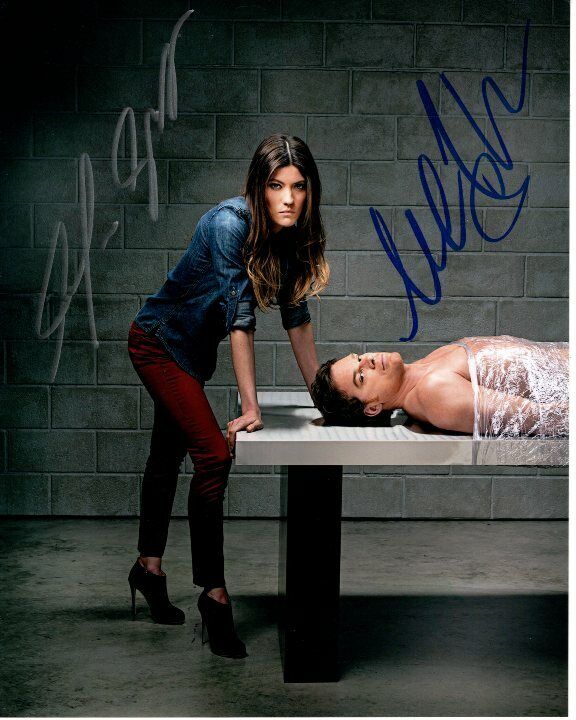 MICHAEL C. HALL and JENNIFER CARPENTER Signed Autographed DEXTER Photo Poster painting