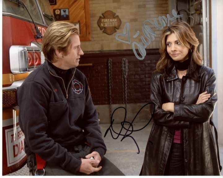 CALLIE THORNE and DENIS LEARY signed autographed RESCUE ME 8x10 Photo Poster painting