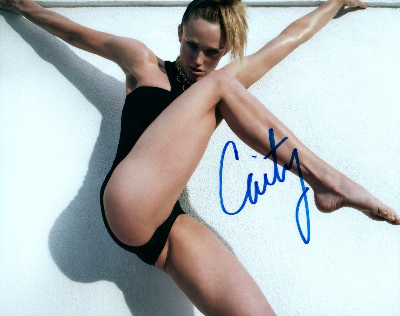 Caity Lotz 8x10 Autographed signed Photo Poster painting Picture and COA