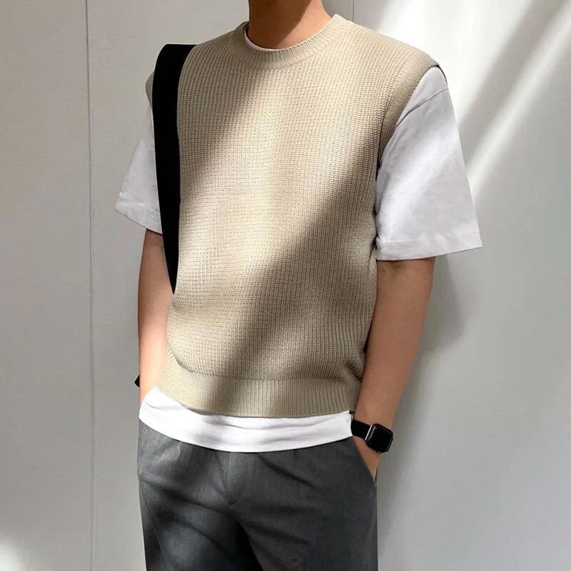 Aonga Crew Neck Ribbed Knit Vest