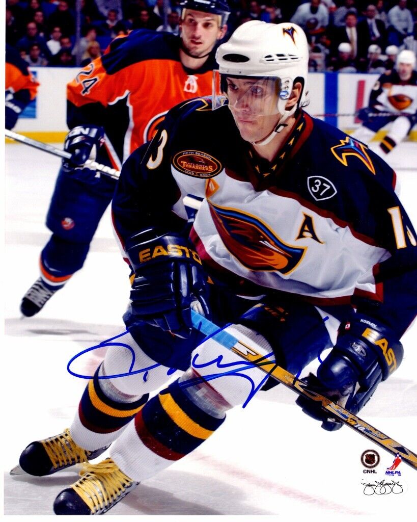 Slava Kozlov Signed - Autographed Atlanta Thrashers 8x10 inch Photo Poster painting