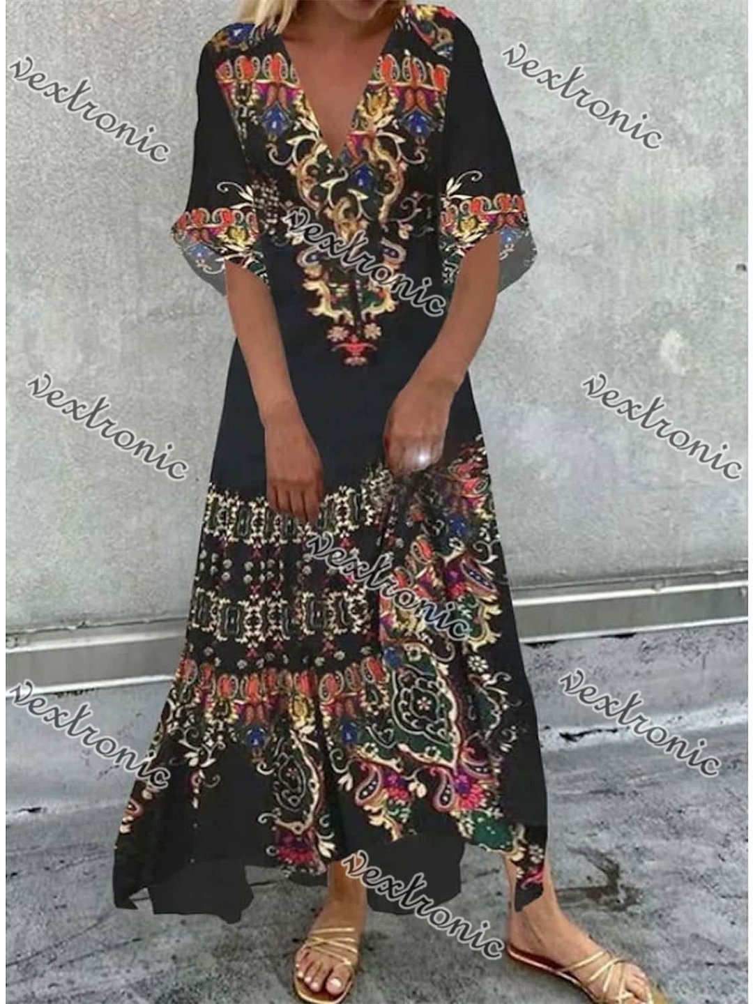 Women's Black Half Sleeve V-neck Graphic Printed Maxi Dress