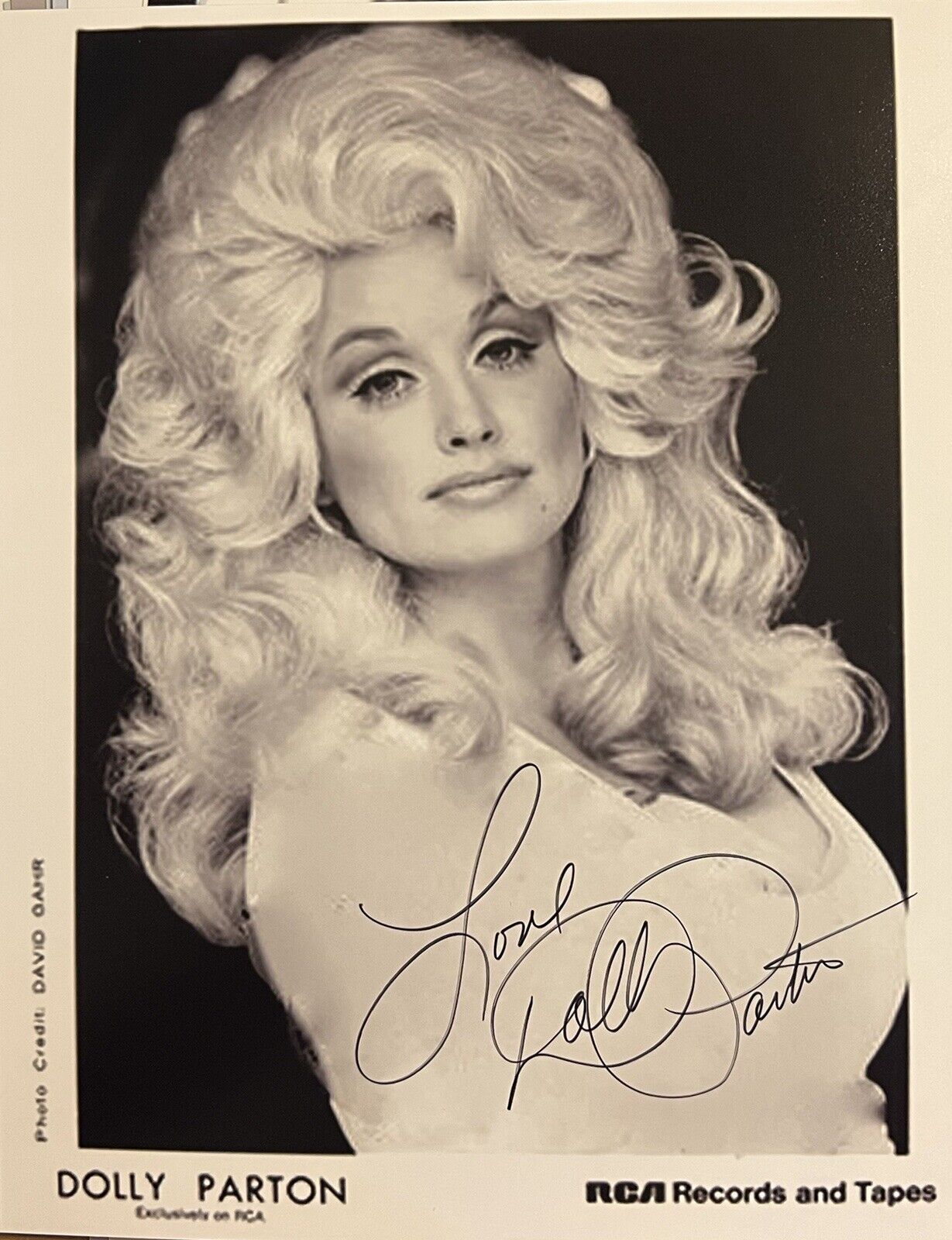 Dolly Parton Signed Autographed 8 X 10 Color Photo Poster painting